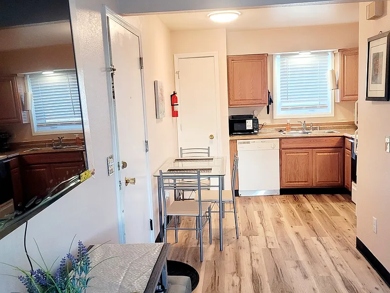 4009 San Roberto Ave #6 — Photo 4