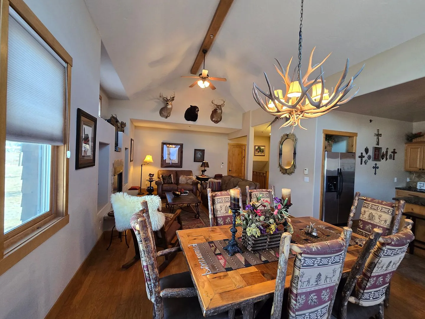 For Rent: Luxury Furnished Riverside Townhome *All Utilities Included* — Photo 2