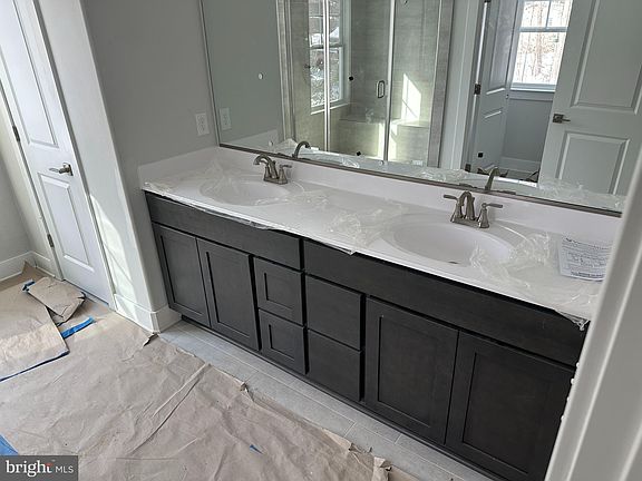 4th image of 469 Walnut Dr