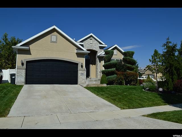 1st image of 779 N Braemar Way
