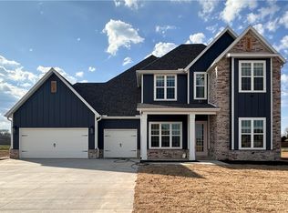 6485 Courtland Ave, Springdale, AR 72762