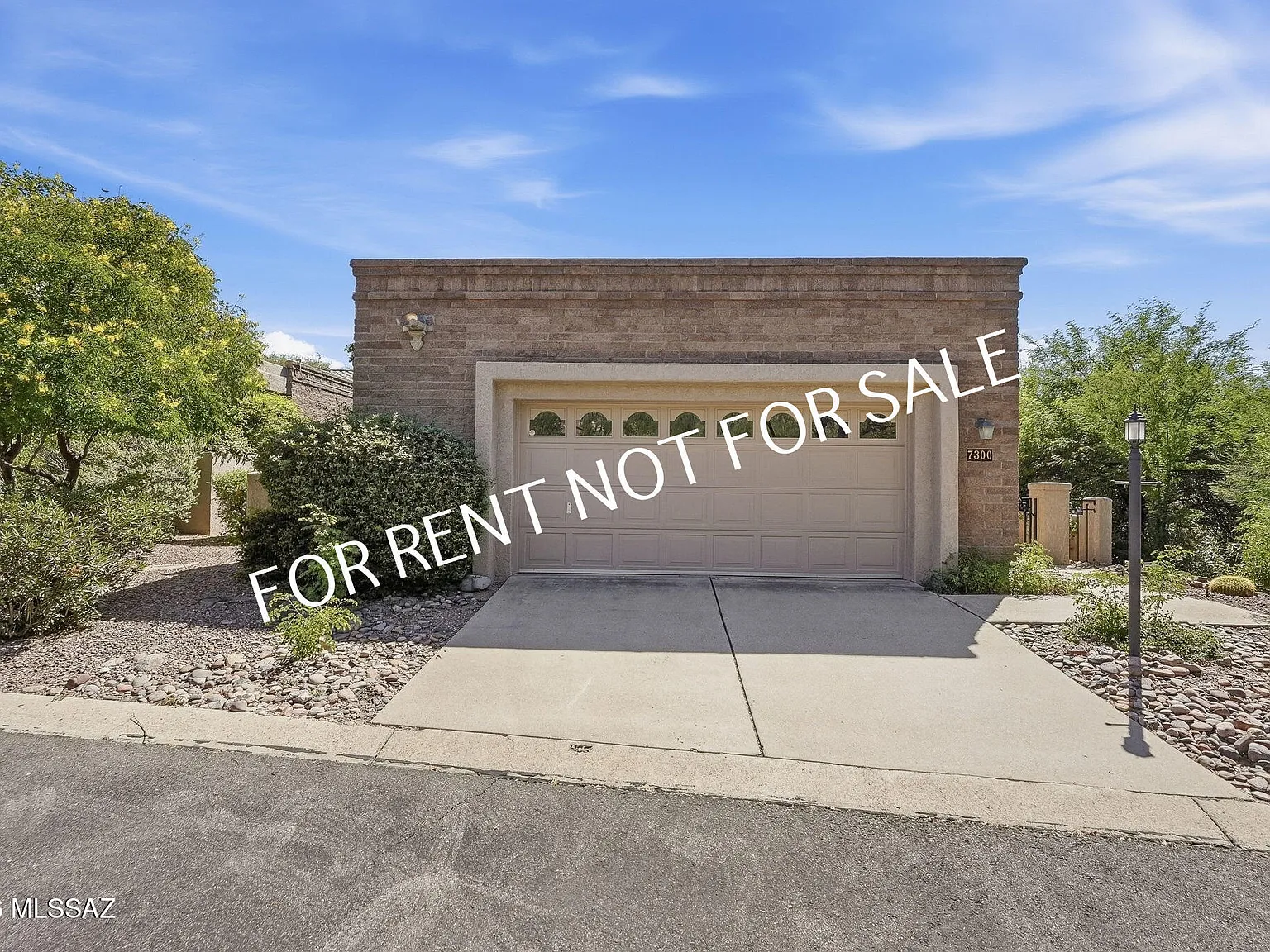 2 bed, 2.0 bath, 1832 sqft, $4,200 — Photo 1