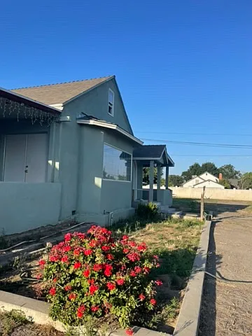 3596 W Dudley Ave — Photo 3