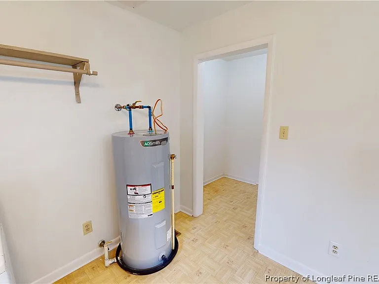 4020 Welmont Dr — Photo 17