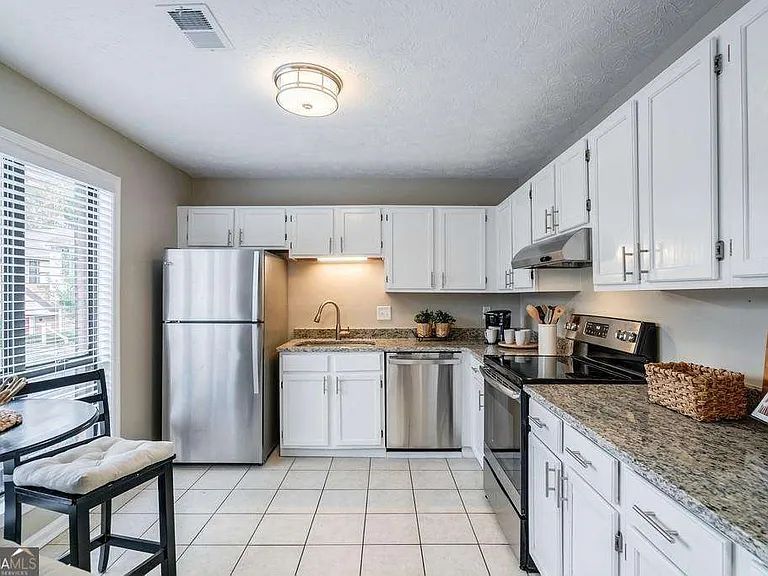 3225 Cape Cir — Photo 5