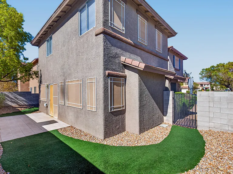 10213 Missouri Meadows St — Photo 38