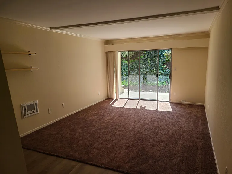 23732 Hillhurst Dr #27 — Photo 8