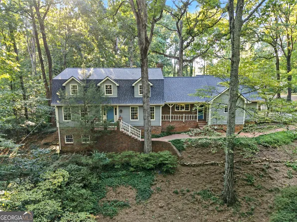 2110 Stoneleigh Dr, Stone Mountain, GA 30087