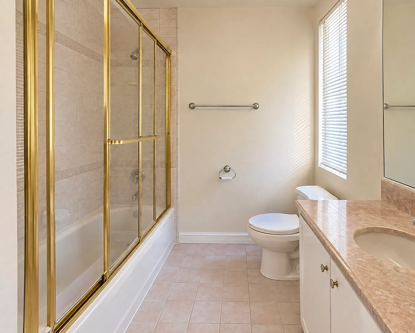 3 bed, 4.5 bath, 3000 sqft, $13,350 — Photo 4