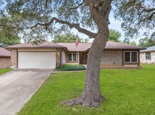 8215 Shallow Creek Dr, San Antonio, TX 78251