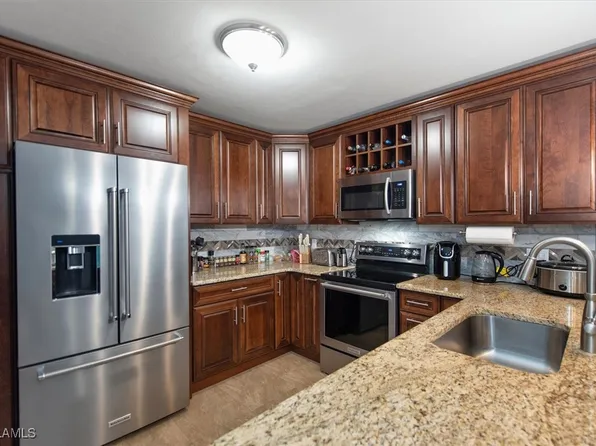 6316 Royal Woods Dr, Fort Myers, FL 33908