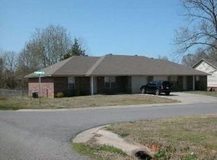 3303 N Detroit Ave, Russellville, AR 72802