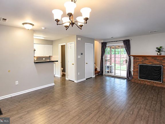 3rd image of 205 Wind Ridge Dr
