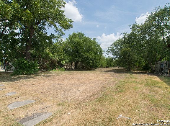 4th image of 220 S Olive St