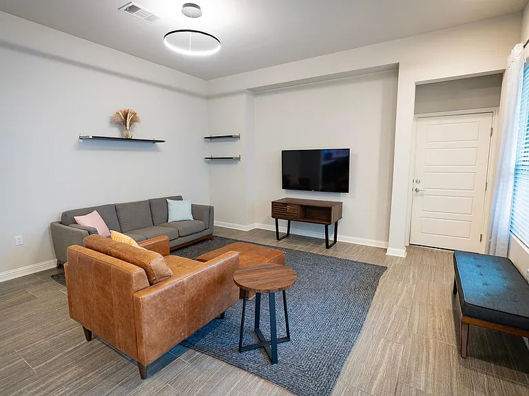 1711 Arcilla St — Photo 11