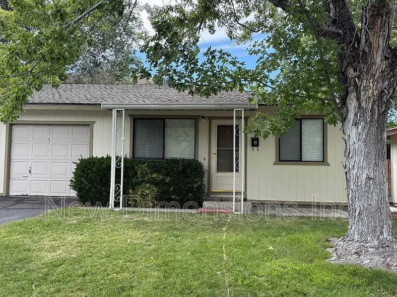 2 bed, 2.0 bath, 900 sqft, $1,675 — Photo 3