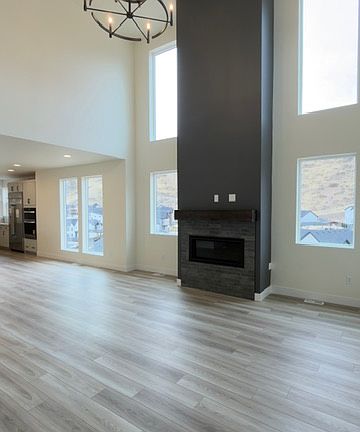 2nd image of 1691 W Royal Cir