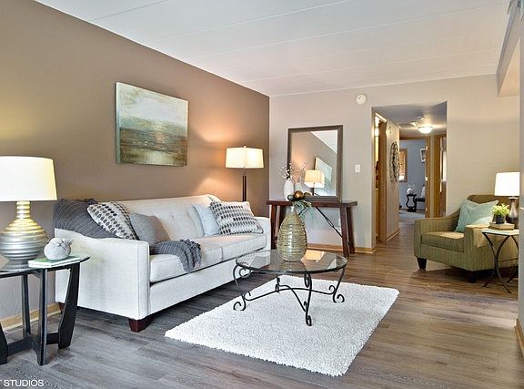 3rd image of 616 E 5th Ave Unit 201