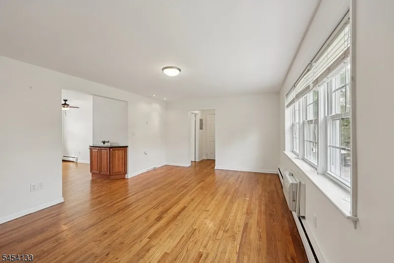 1 bed, 1.0 bath, $2,200 — Photo 3
