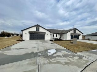 1958 W Glen Ct #1A, Leavenworth, KS 66048