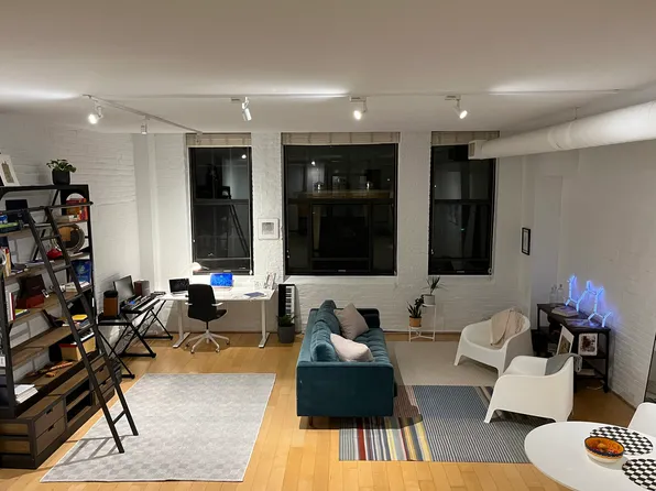 2429 Locust St, Philadelphia, PA