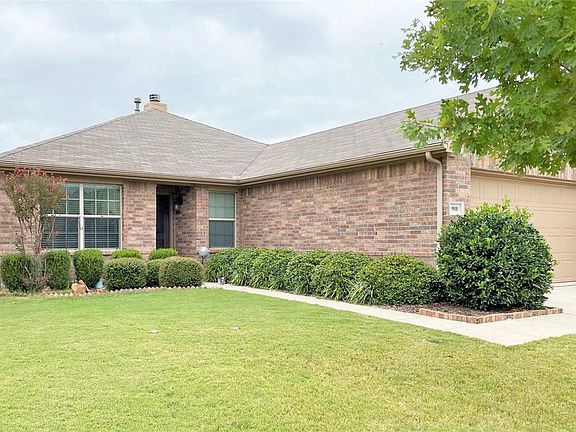 3rd image of 908 Hawk Valley Dr