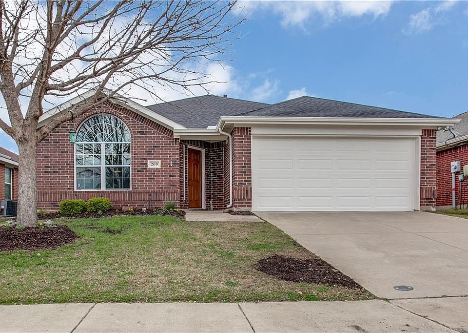 1st image of 209 Waterford Dr