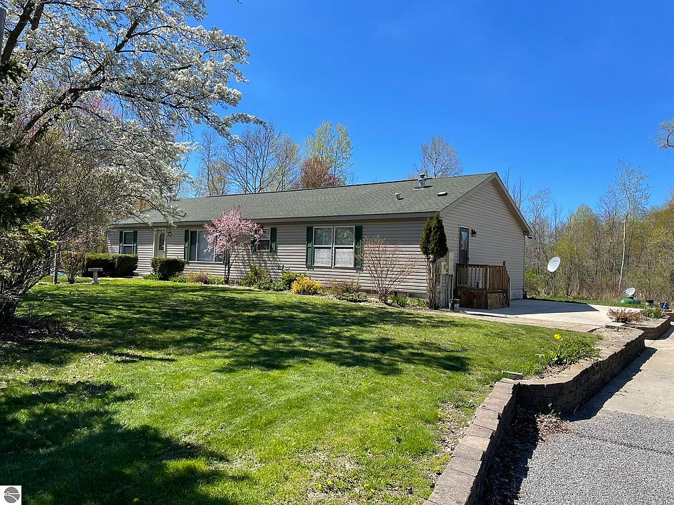 1st image of 2376 River Rd