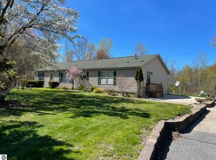 2376 River Rd, Frankfort, MI 49635