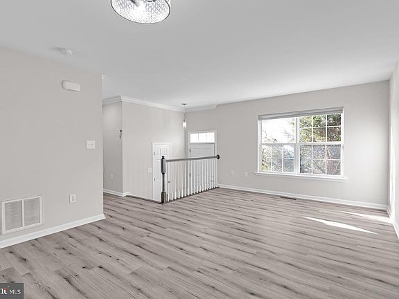 5th image of 14319 Legend Glen Ct