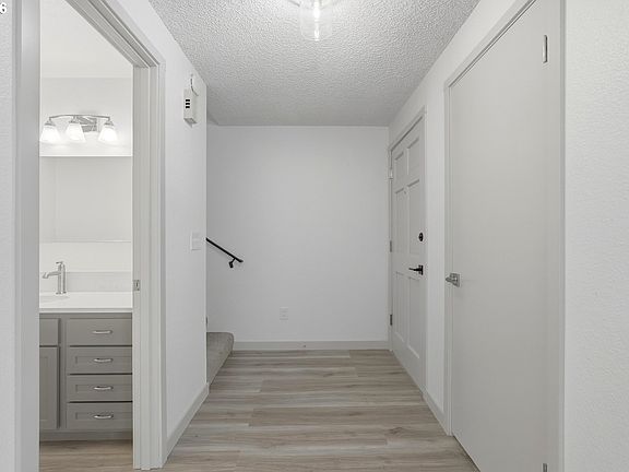 5th image of 1100 N Meridian St APT 43