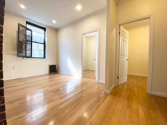 4th image of 216 W 16th St APT 9