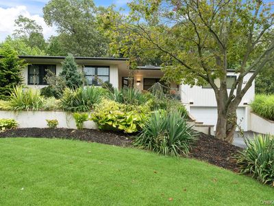 17 Newport Drive, Plainview, NY, 11803