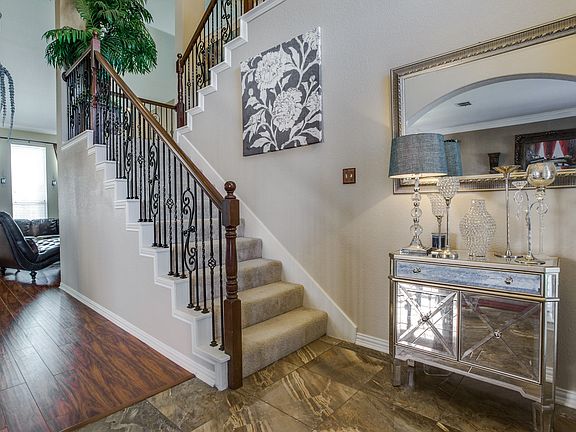 4th image of 10018 Fairway Vista Dr