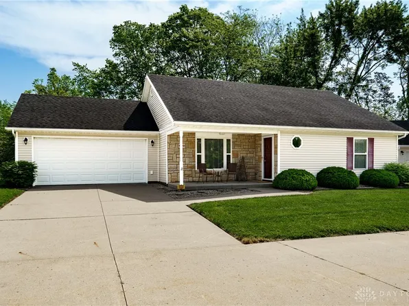 600 Fenview Dr, New Carlisle, OH 45344