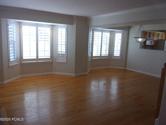 2nd image of 902 E Hamlet Cir N