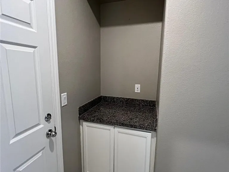 6071 Castle Gardens Ave — Photo 12