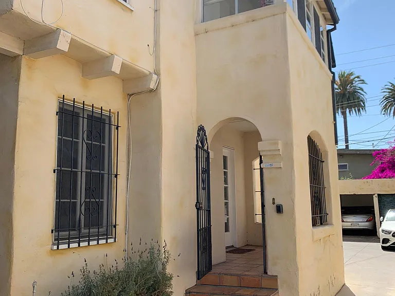 135 N Gale Dr #2 — Photo 18