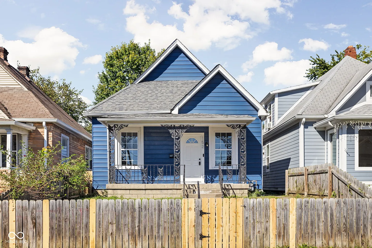 1526 Lawton Ave photo 1