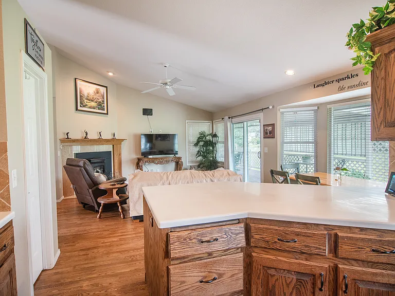 779 N Harvey Ln — Photo 15