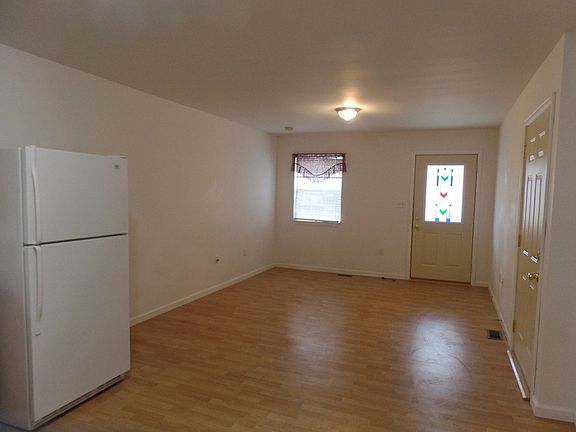 3rd image of 5505 N Clinton St