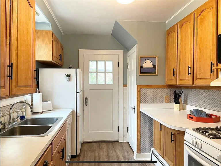 12 Calvin Ct — Photo 3