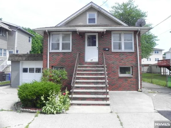 33 Hartwick St, Little Ferry, NJ 07643