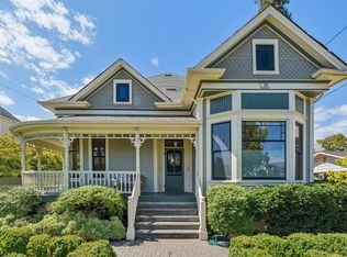 325 Fitch Street, Healdsburg, CA 95448