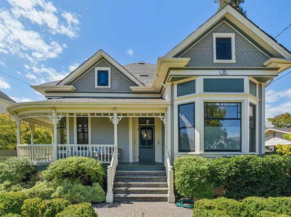325 Fitch Street, Healdsburg, CA 95448