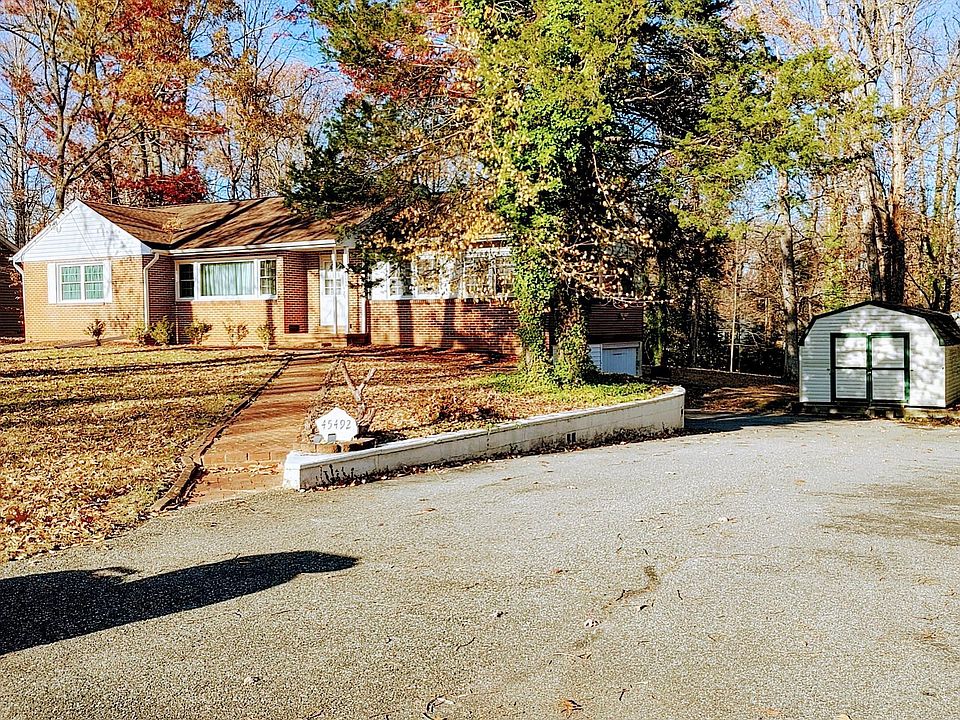 1st image of 45492 Woodlawn Dr