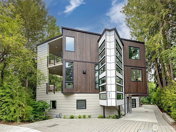 2nd image of 427 102nd Avenue SE