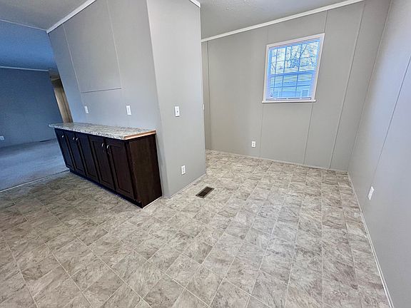 3rd image of 6437 Atlanta Dr