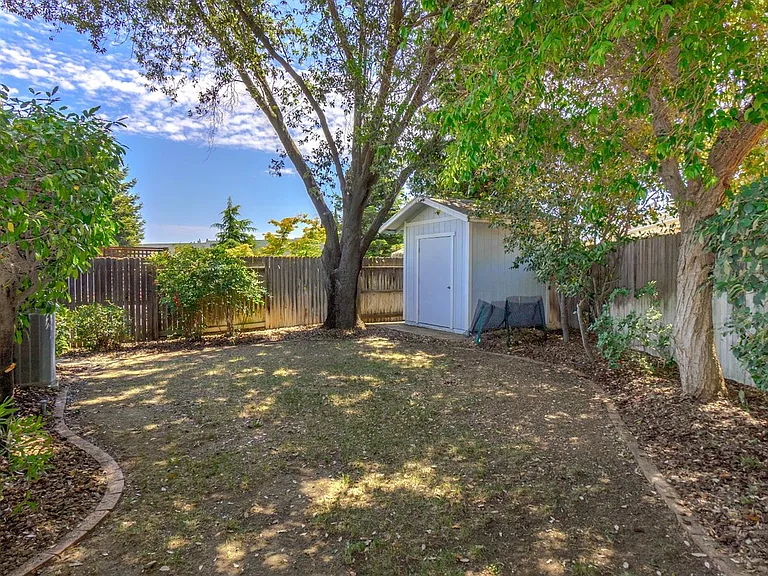 1484 Clearwater Way — Photo 15