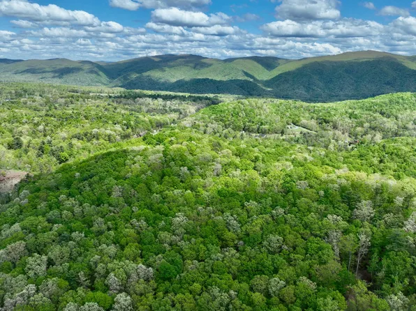 Stonehenge Pkwy, Lewisburg, WV 24901